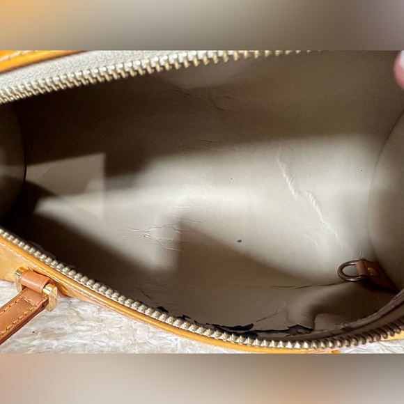 Louis Vuitton Monogram Yellow Vernis Bedford Barrel Bag - Picture 9 of 13